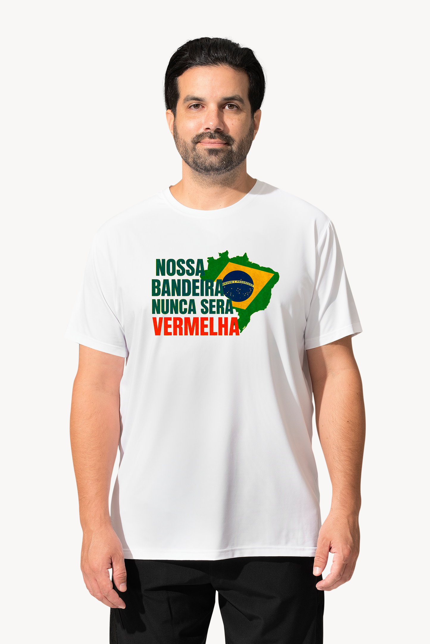 Camiseta - Nossa Bandeira Nunca será vermelha - Quality Unissex.